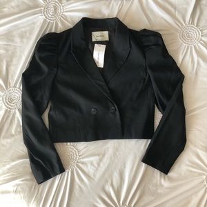 BRAND NEW✨✨ Stradivarius Cropped Blazer